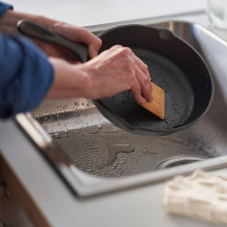 Pots and Pan Scraper - La Cuisine