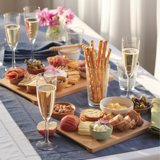 Undercut Bamboo Cutting and Serving Board: M - La Cuisine