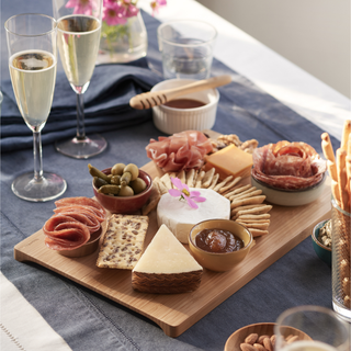 Undercut Bamboo Cutting and Serving Board: M - La Cuisine