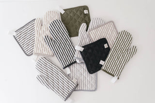 Oven Mitt + Potholder - Quilted Linen Set in Navy Blue