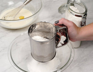 Triple Mesh Flour Sifter - 3 Cup - La Cuisine