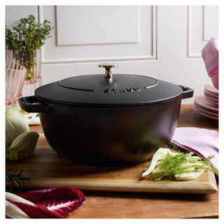 Cast Iron Essential French Oven 5.25 qt, Black Matte - La Cuisine