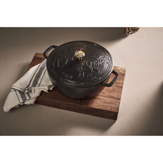Cast Iron Essential French Oven 5.25 qt, Black Matte - La Cuisine