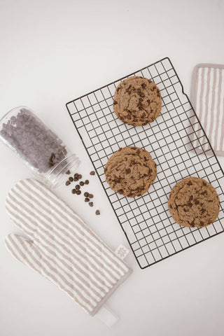 Oven Mitt + Potholder Set in Oatmeal Linen Stripe
