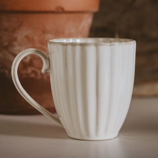 *NEW* Scalloped Figural Coffee Mug - Home Decor & Gifts - La Cuisine