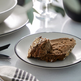 Augusta Bread Plate, Black - La Cuisine