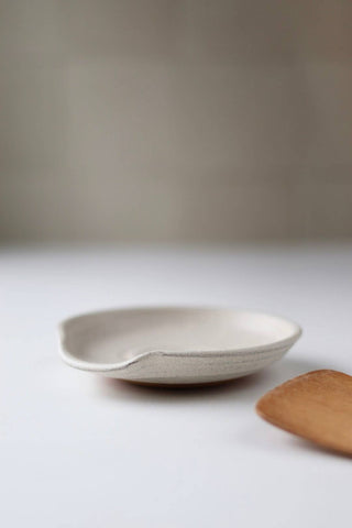 Pottery Spoon Rest, Cream - La Cuisine