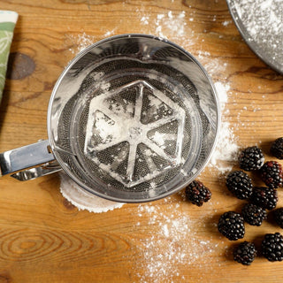 Triple Mesh Flour Sifter - 3 Cup - La Cuisine