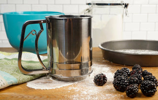 Triple Mesh Flour Sifter - 3 Cup - La Cuisine